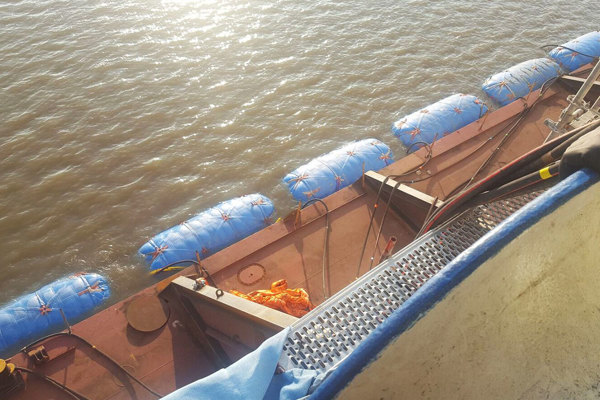Float Boat1
