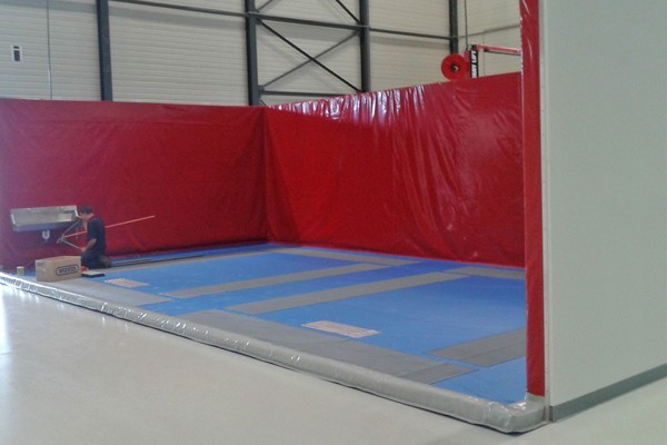 Waterproof sidewalls floor