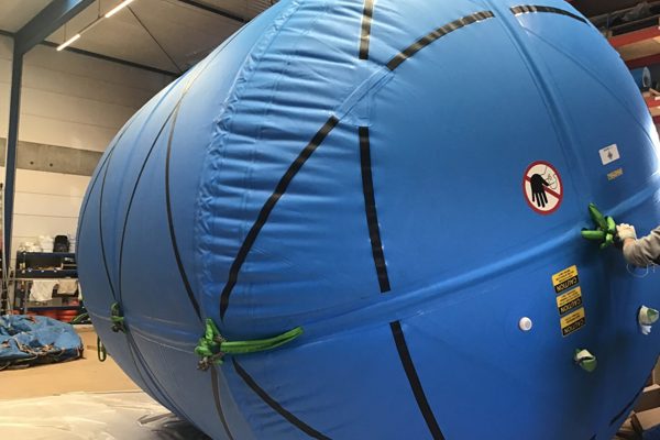 Tubo de elevación para catamarán tipo 41-42 en el taller – pedido Vito Nautika 2025