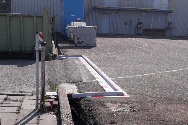 Flexible liquid barriers