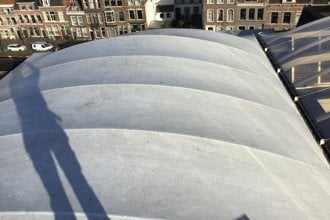 ETFE-kussendak tijdens een onderhoudsbeurt