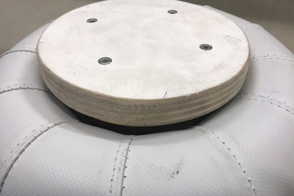 Bespoke donut-shaped closures