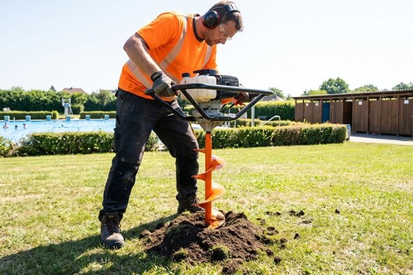 1. Drilling the post hole