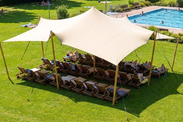 Pool lawn, guyed version