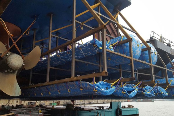 Mount Floaters Onto Ship
