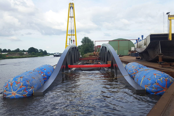 Transporte de puentes sobre el agua