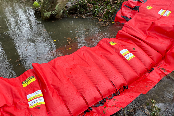 Watergevulde Barrière