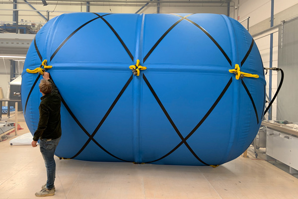 Catamaran Liftbag Production