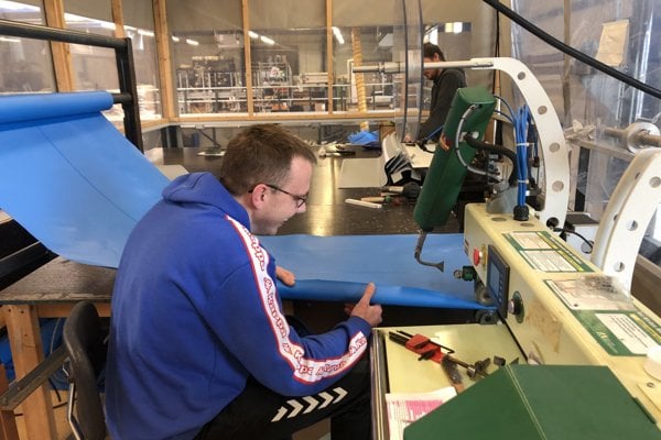 Nieuw doek in productie in onze eigen werkplaats